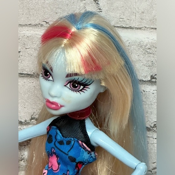 Monster High ABBEY BOMINABLE Doll Restyled - Picture 4 of 16